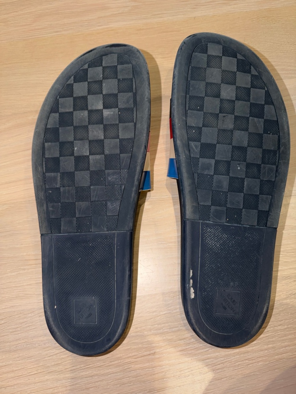 Louis Vuitton Men’s Slide Sandals - Blue/Cream/Red - America Cup - Picture 7 of 8